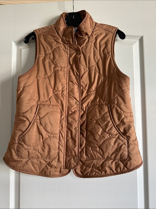 croft & barrow Jackets & Blazers - NWOT Quilted Sleeveless Vest in Tan